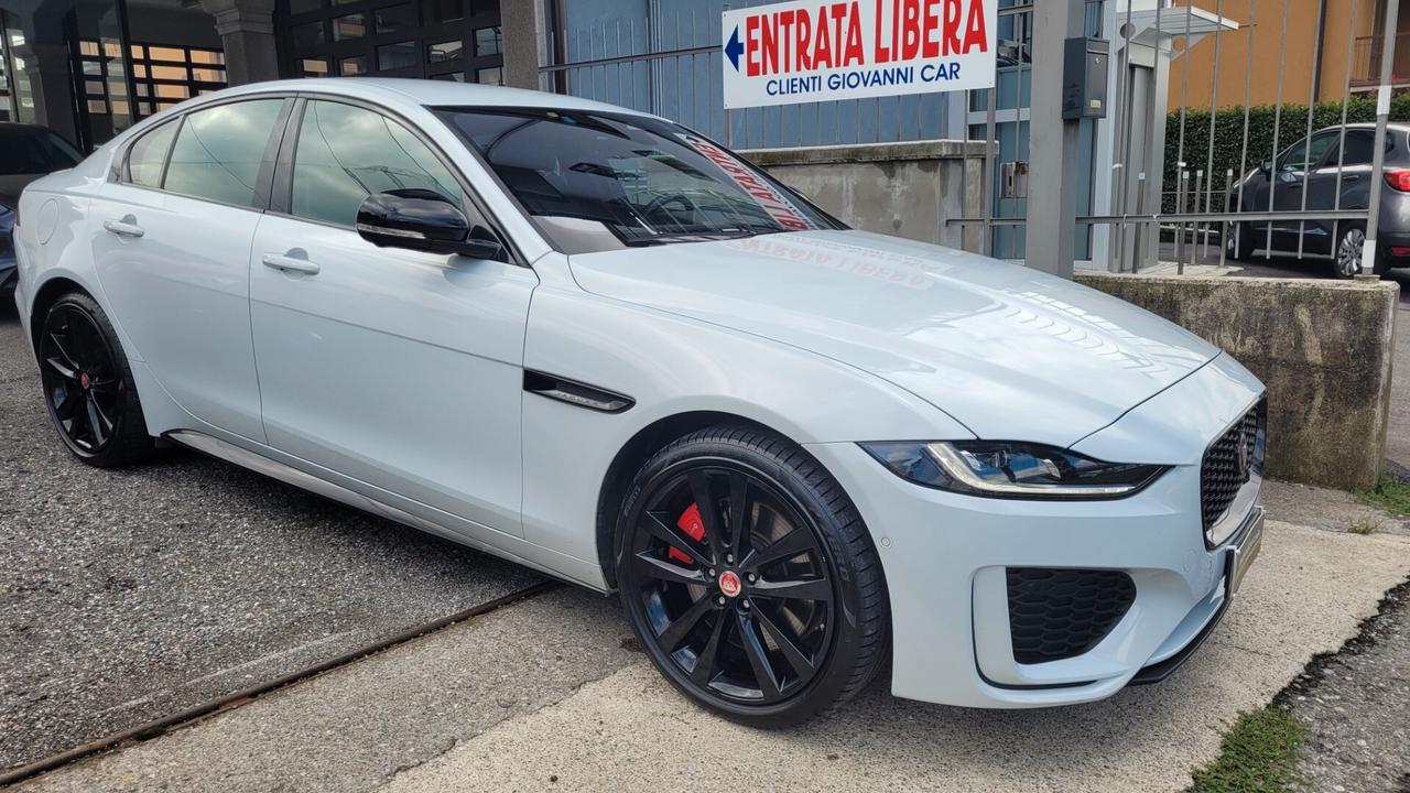 Jaguar XE 2.0 D 204 CV AWD 4X4 Dynamic Black