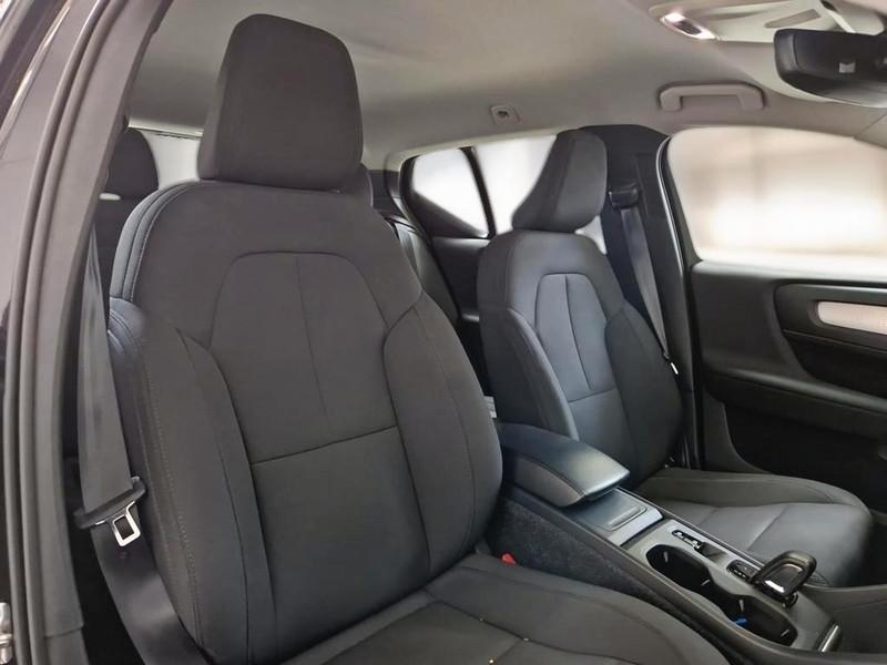 VOLVO XC40 T3 automatico Momentum Pro