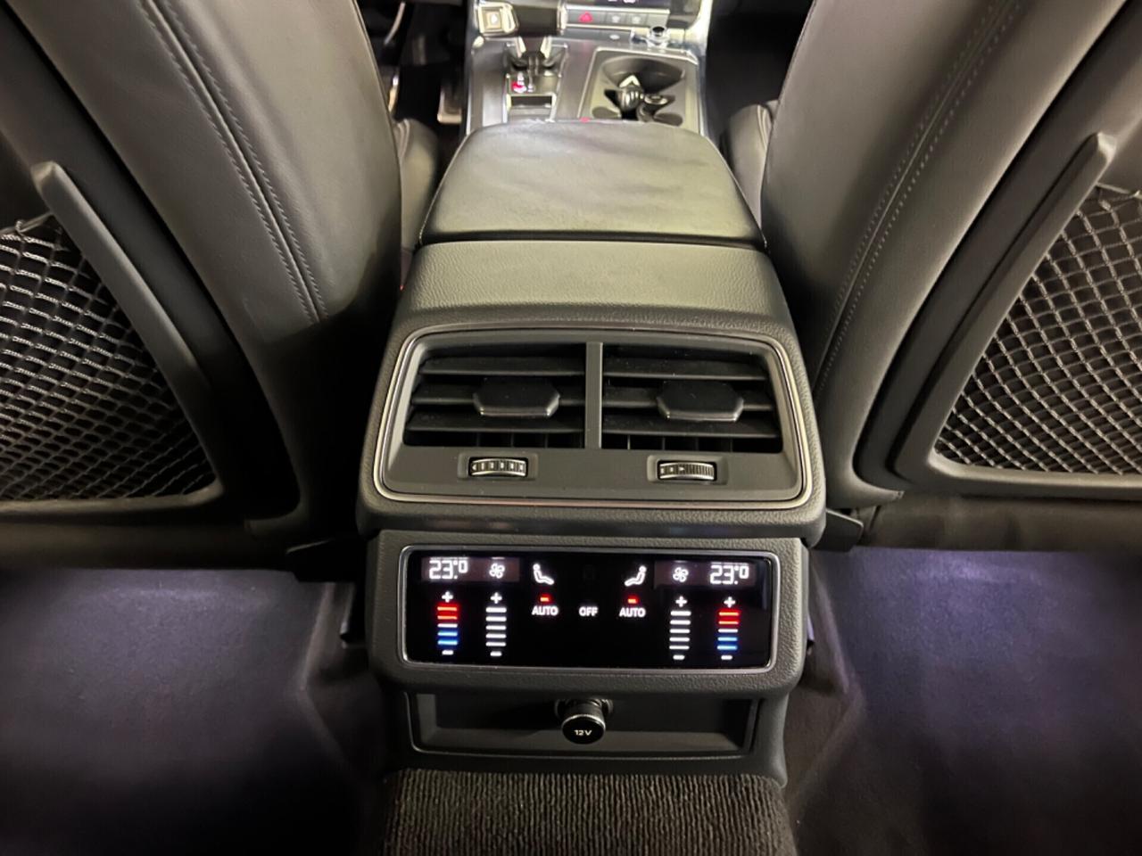 Audi A6 Avant 40 2.0 TDI S line *matrix