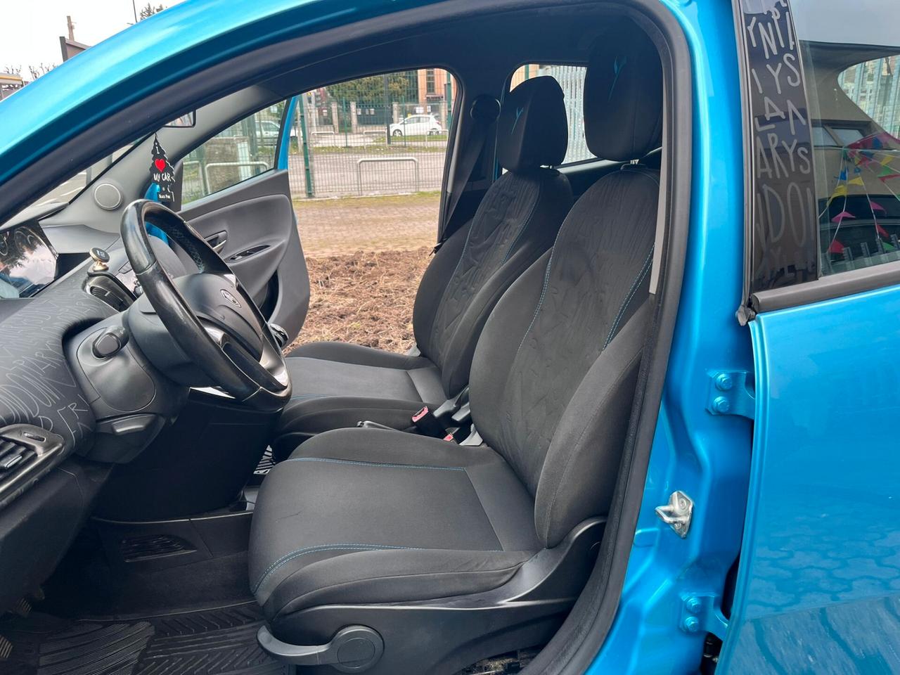 Lancia Ypsilon 0.9 TwinAir 85 CV Elefan/Blu-2013