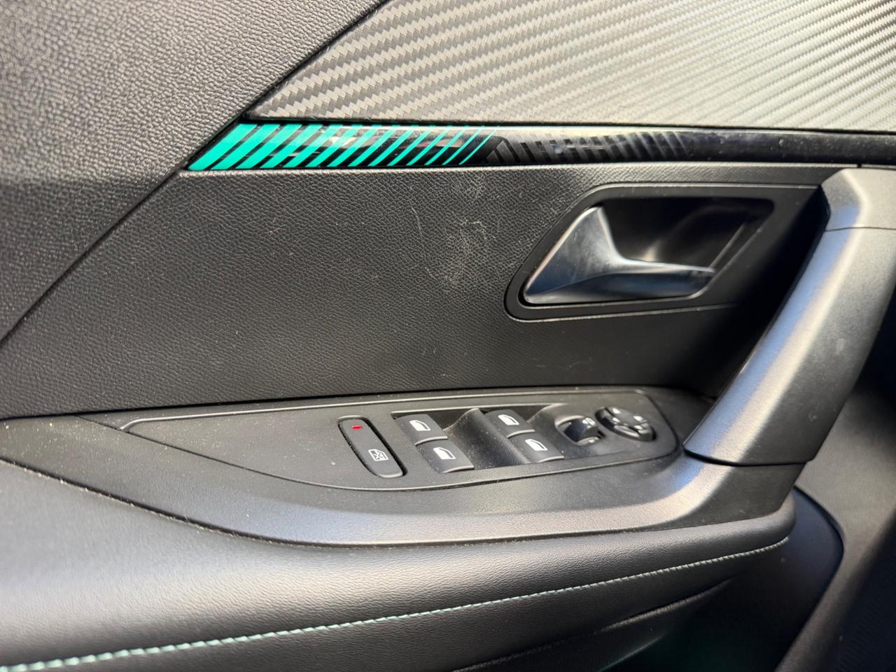 Peugeot 2008 ALLURE