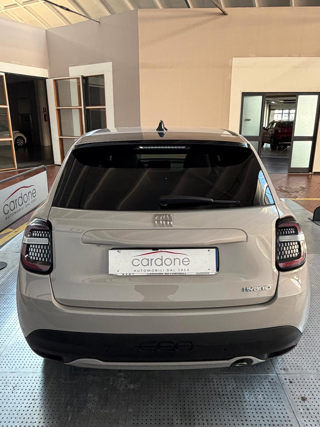 FIAT 600 1.2 HYBRID DCT MHEV LA PRIMA (14.000 KM!)