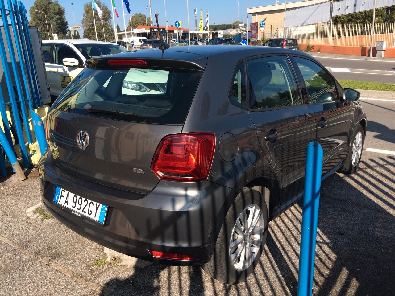 2015 Volkswagen Polo 1.4 TDI 5p. Comfortline tagliandata con garanzia 12 mesi cambio e motore !