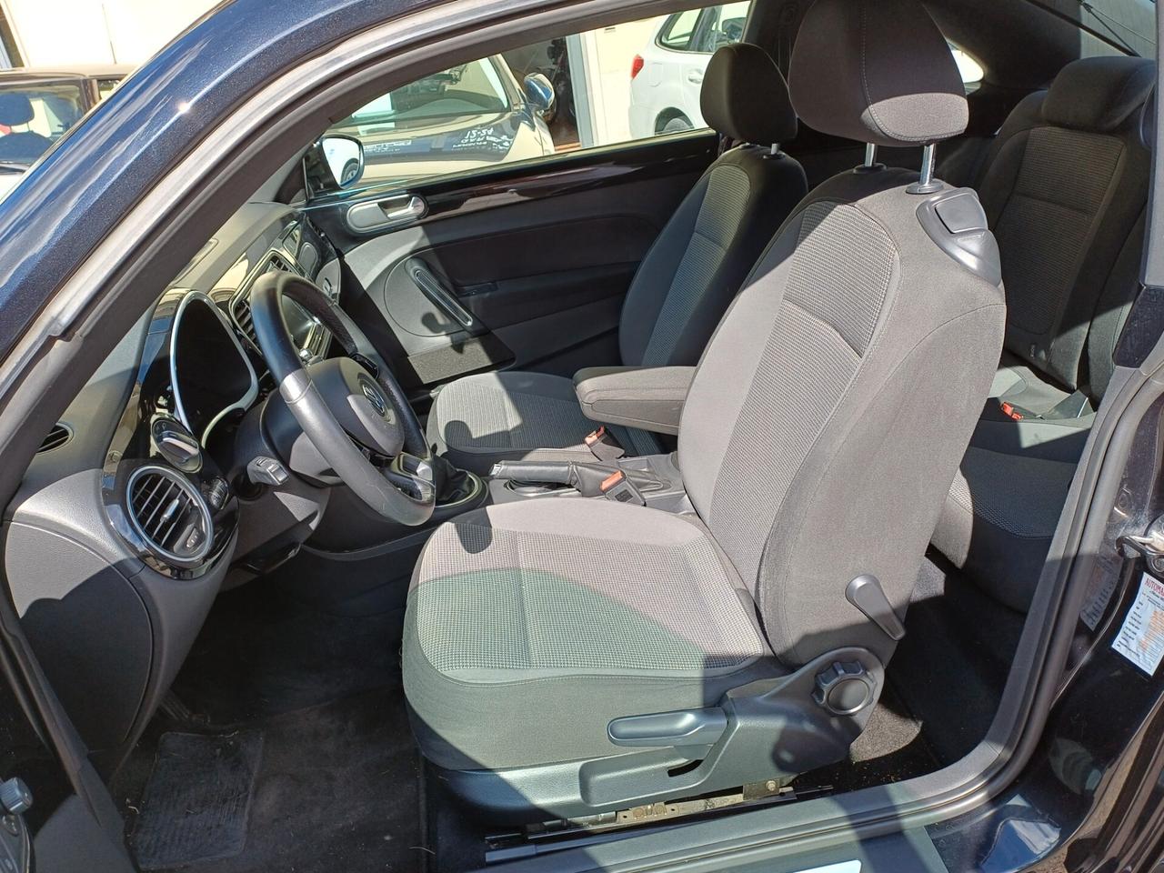 Volkswagen Maggiolino 1.6 TDI Design