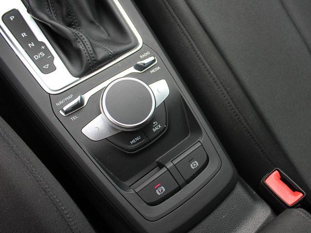 AUDI Q2 35 TDI quattro S tronic Identity Black