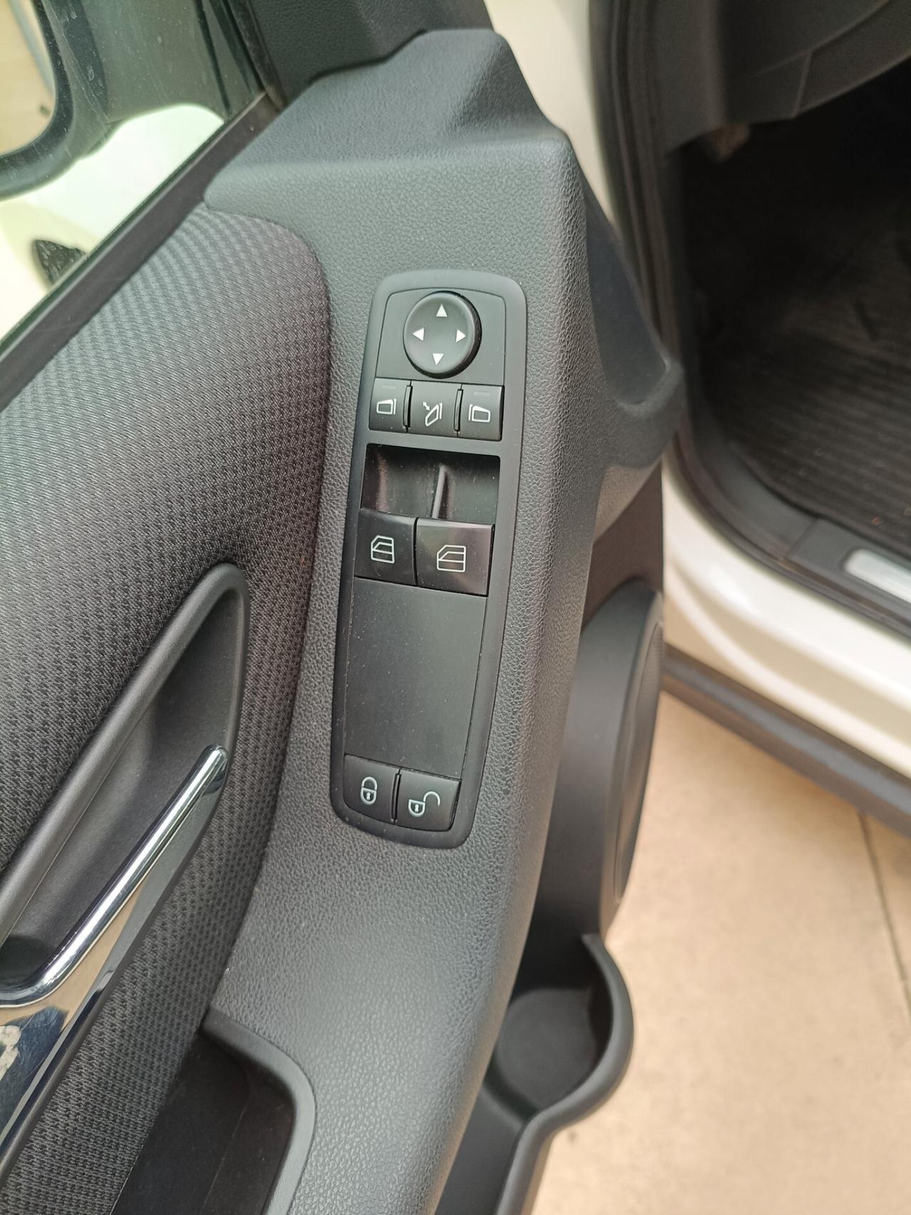 Mercedes-benz A 160 BlueEFFICIENCY Elegance
