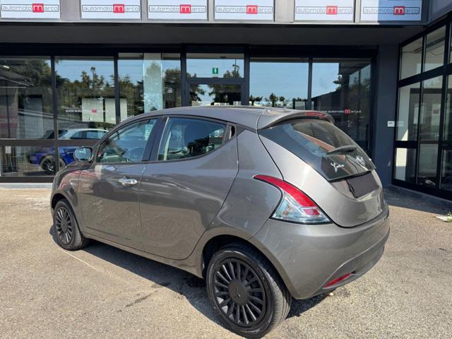 LANCIA Ypsilon 1.0 FireFly 5 porte S&S Hybrid Silver