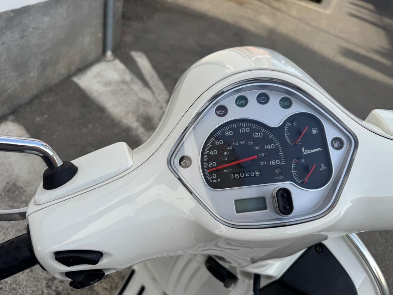 Vespa GTS 300