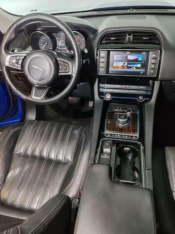 Jaguar F-Pace 2.0d Portfolio AWD 240cv Auto Navi + Camera