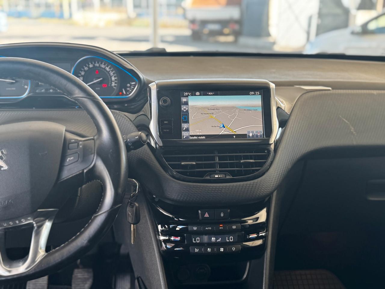Peugeot 2008 BlueHDi 100 Allure - 12/2015