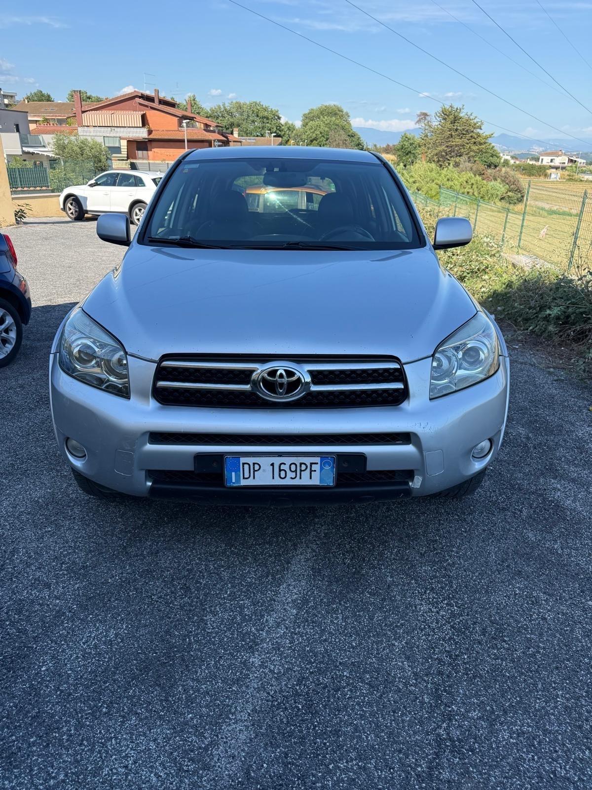 Toyota RAV 4 RAV4 Crossover 2.2 D-Cat 177 CV Luxury