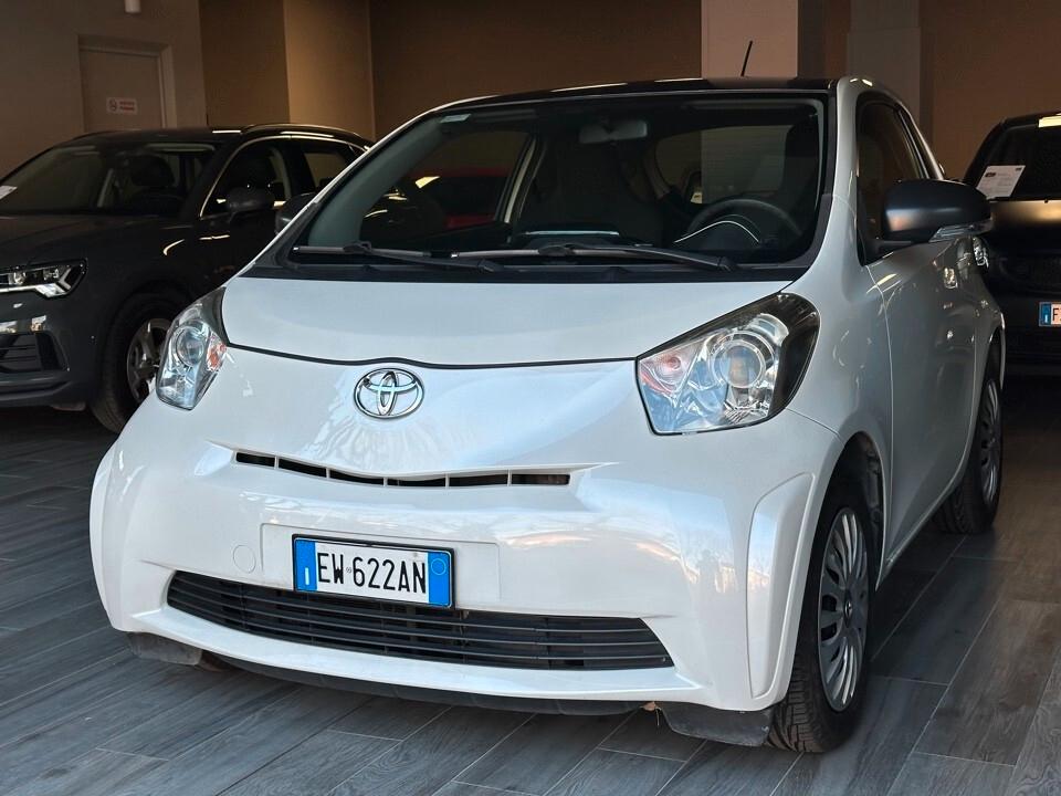 Toyota iQ 1.0 Lounge Automatica Cvt