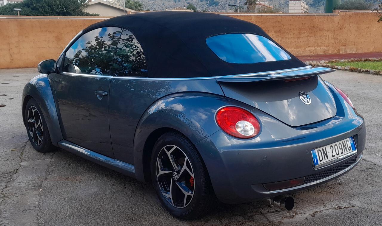 Volkswagen New Beetle 1.6 Cabrio
