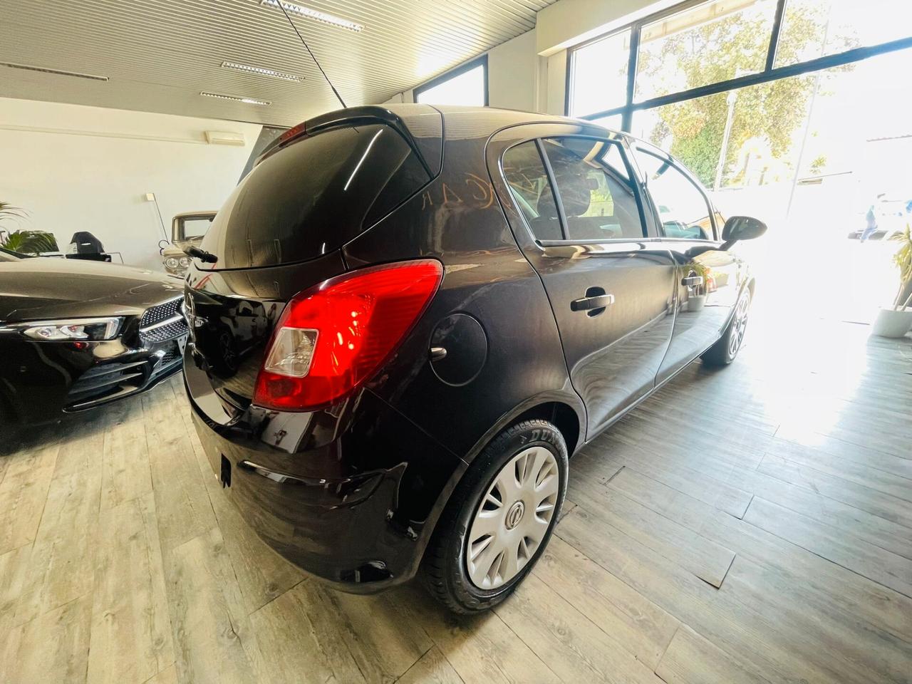 Opel Corsa 1.2 5 porte Cosmo