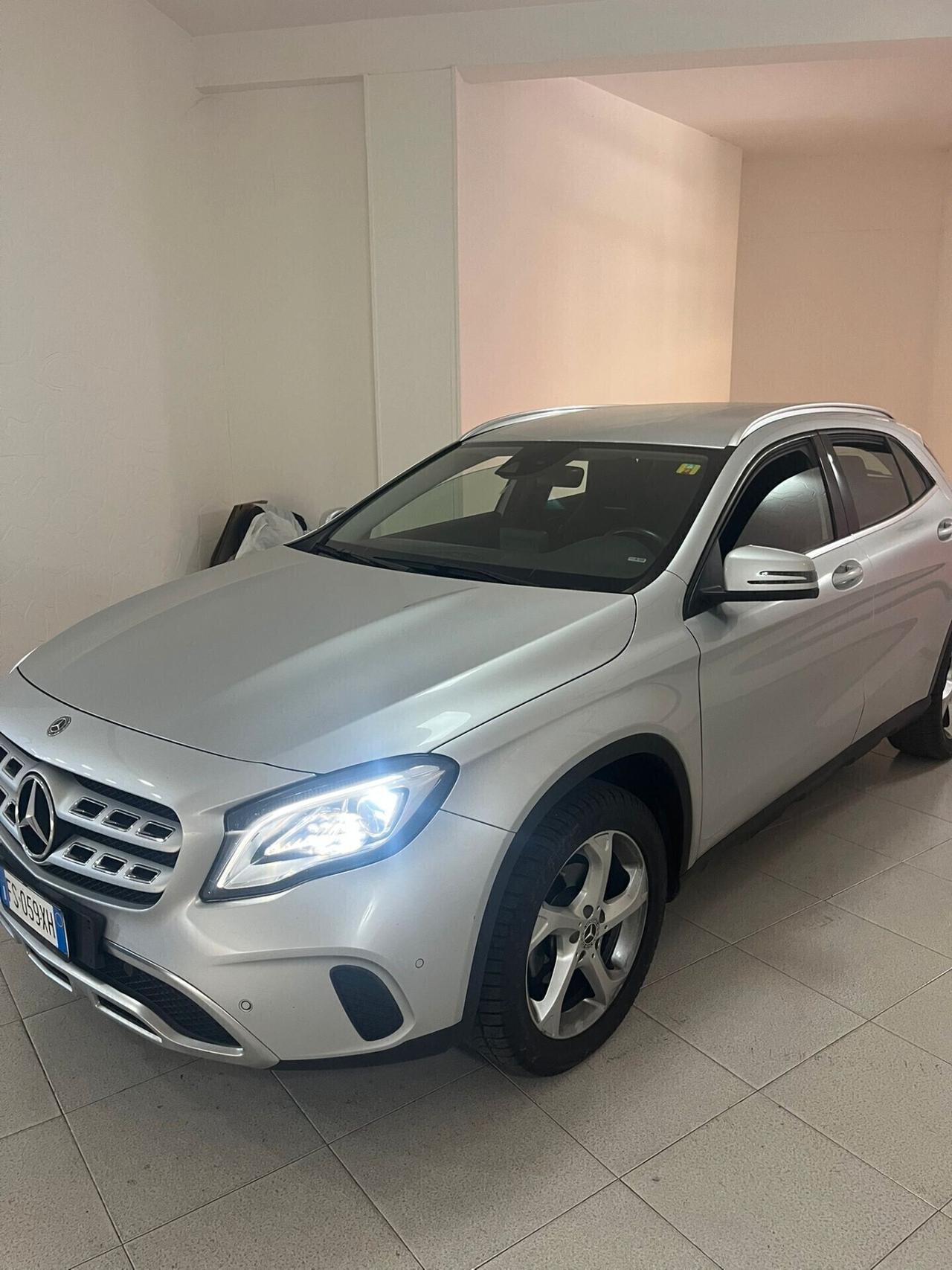 Mercedes-benz GLA 200 D AUTOMATICA 4MATIC SPORT