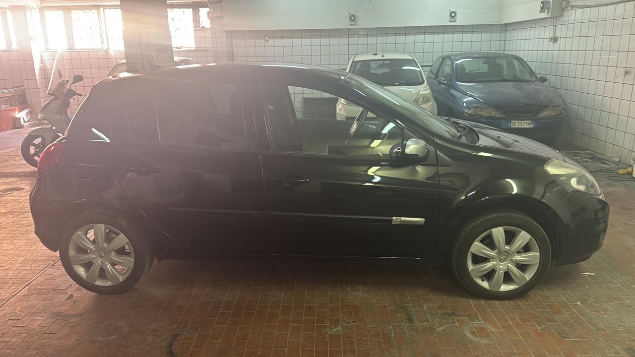 Renault Clio 1.2 16V 5 porte Luxe