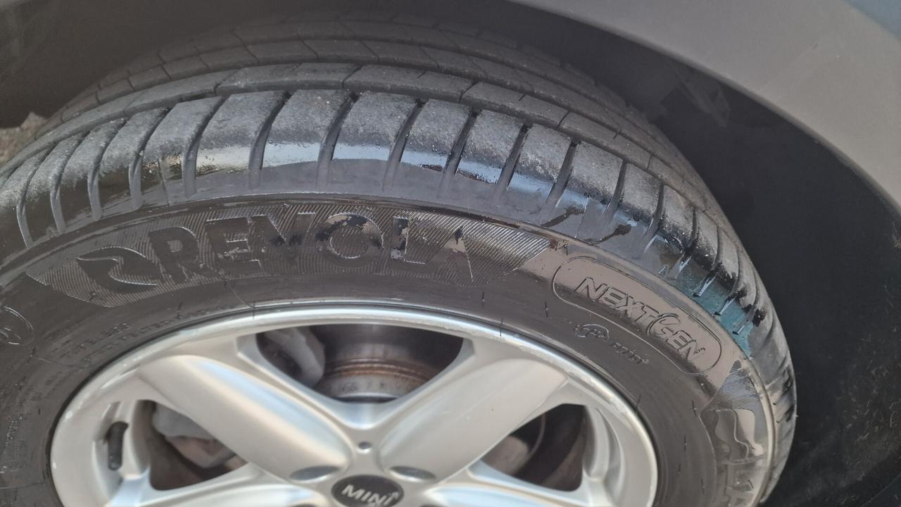 Mini Cooper Countryman 1.6 D - Nov2012