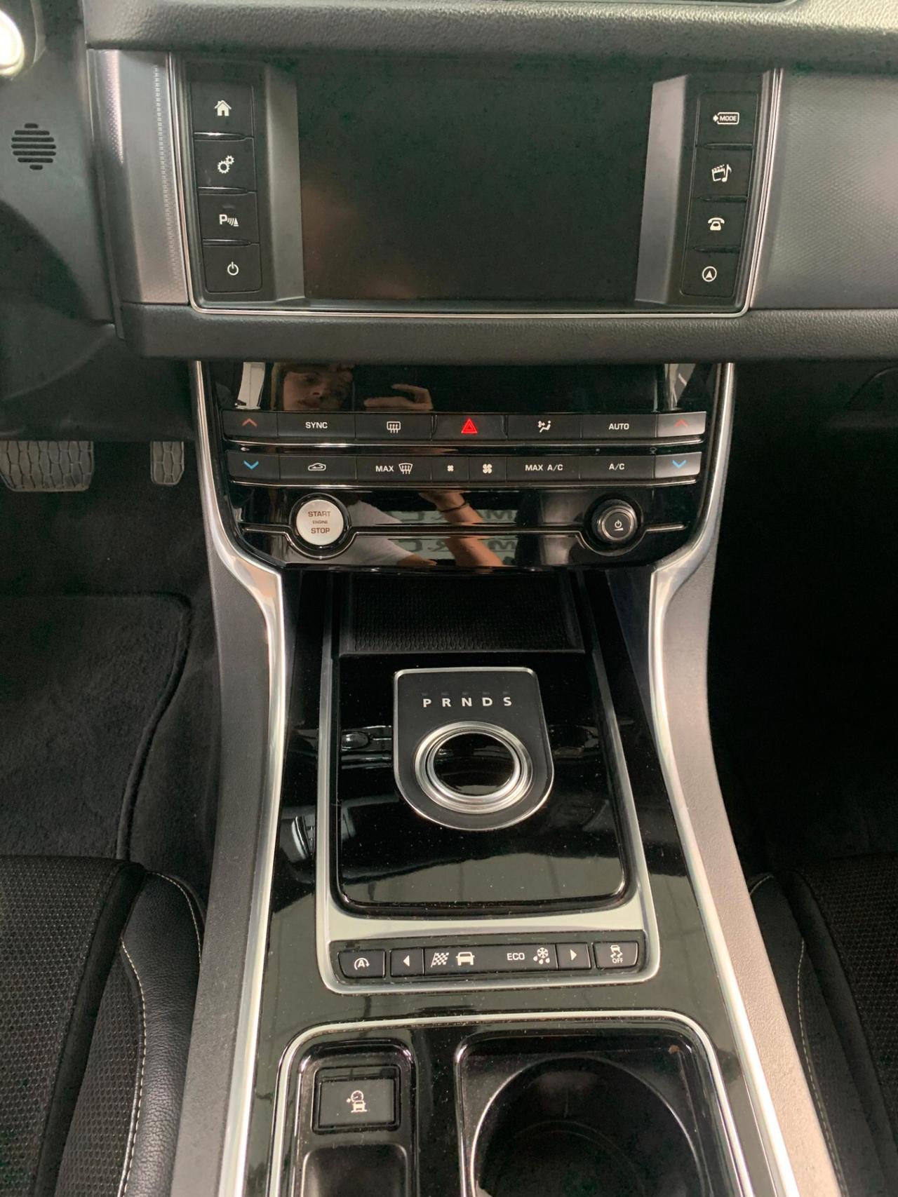 Jaguar XF 2.0 D 180 CV aut. R-Sport
