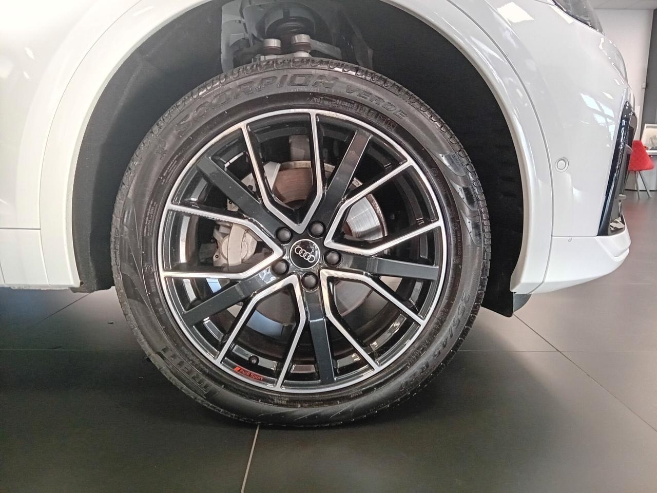 Audi Q5 40 TDI 204 CV quattro S tronic Identity Black