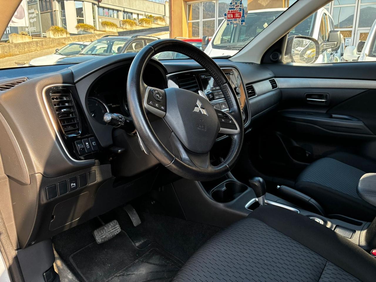 MITSUBISHI OUTLANDER 4x4 2.2 DI-D 150CV AUTOMATICO