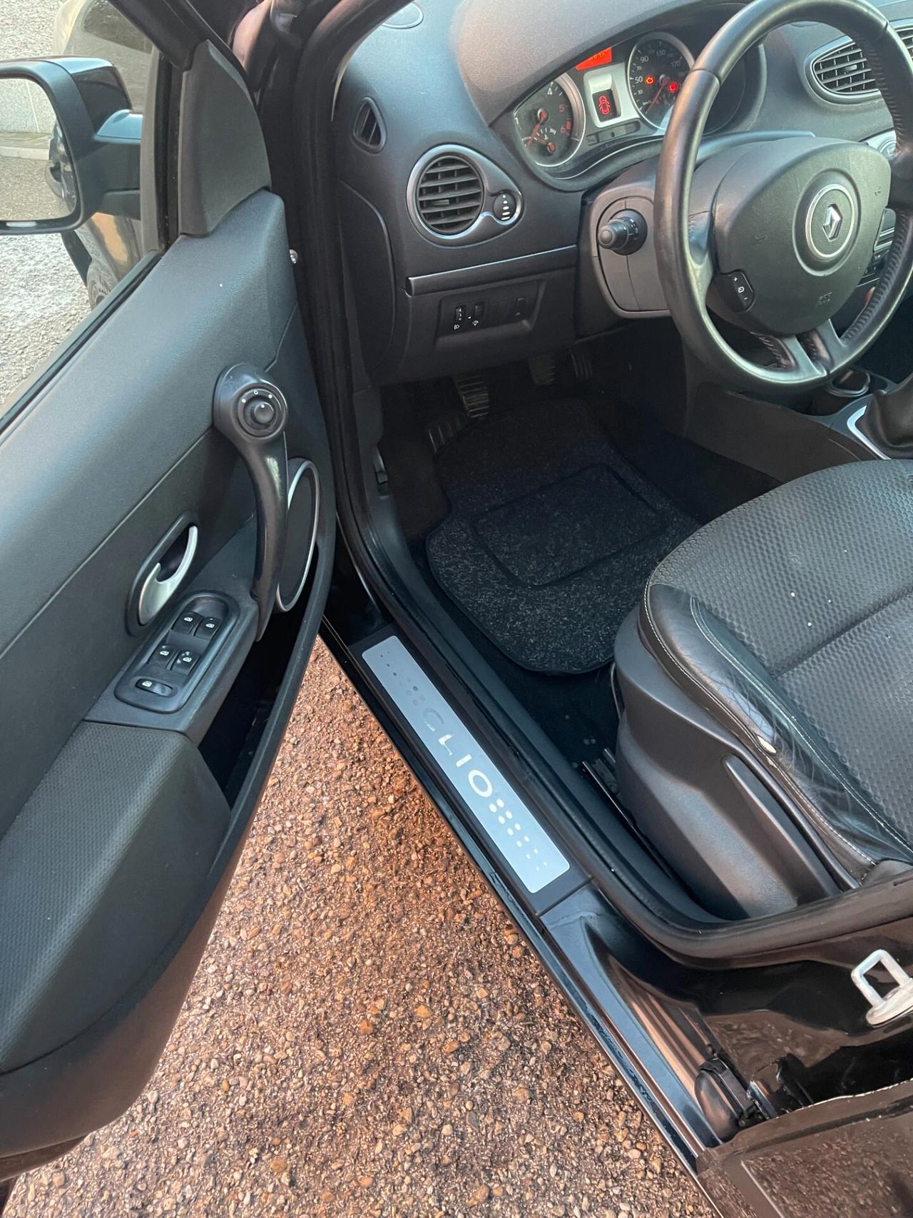Renault Clio 1.5 dCi - NAVIGATORE - NEOPATENTATI