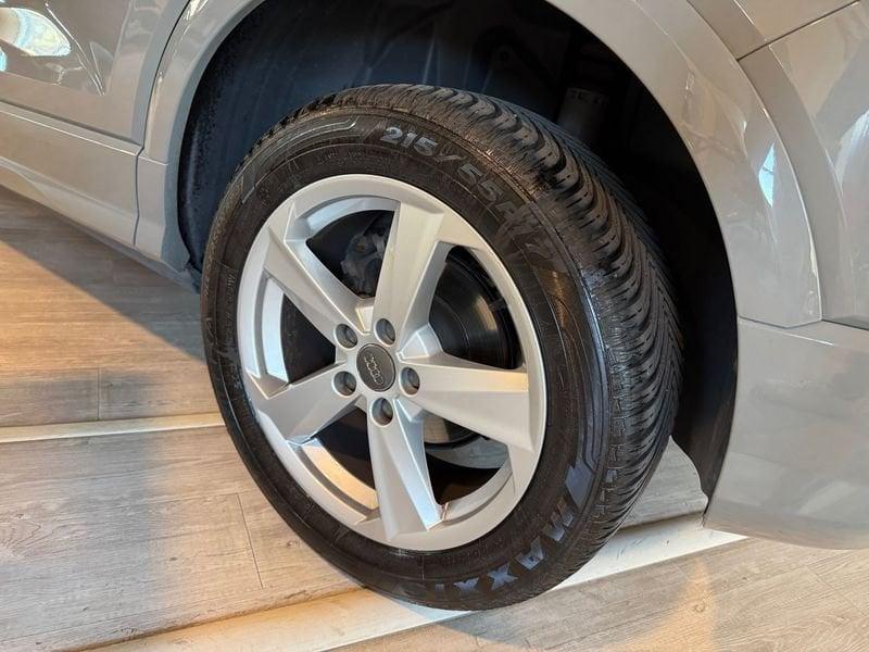 Audi Q2 Q2 30 TFSI Business Design