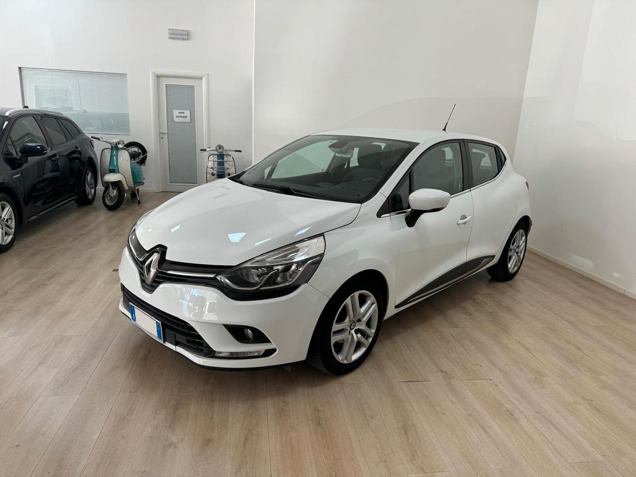 Renault Clio dCi 8V 75CV Start&Stop 5 porte *** NEOPATENTATI***