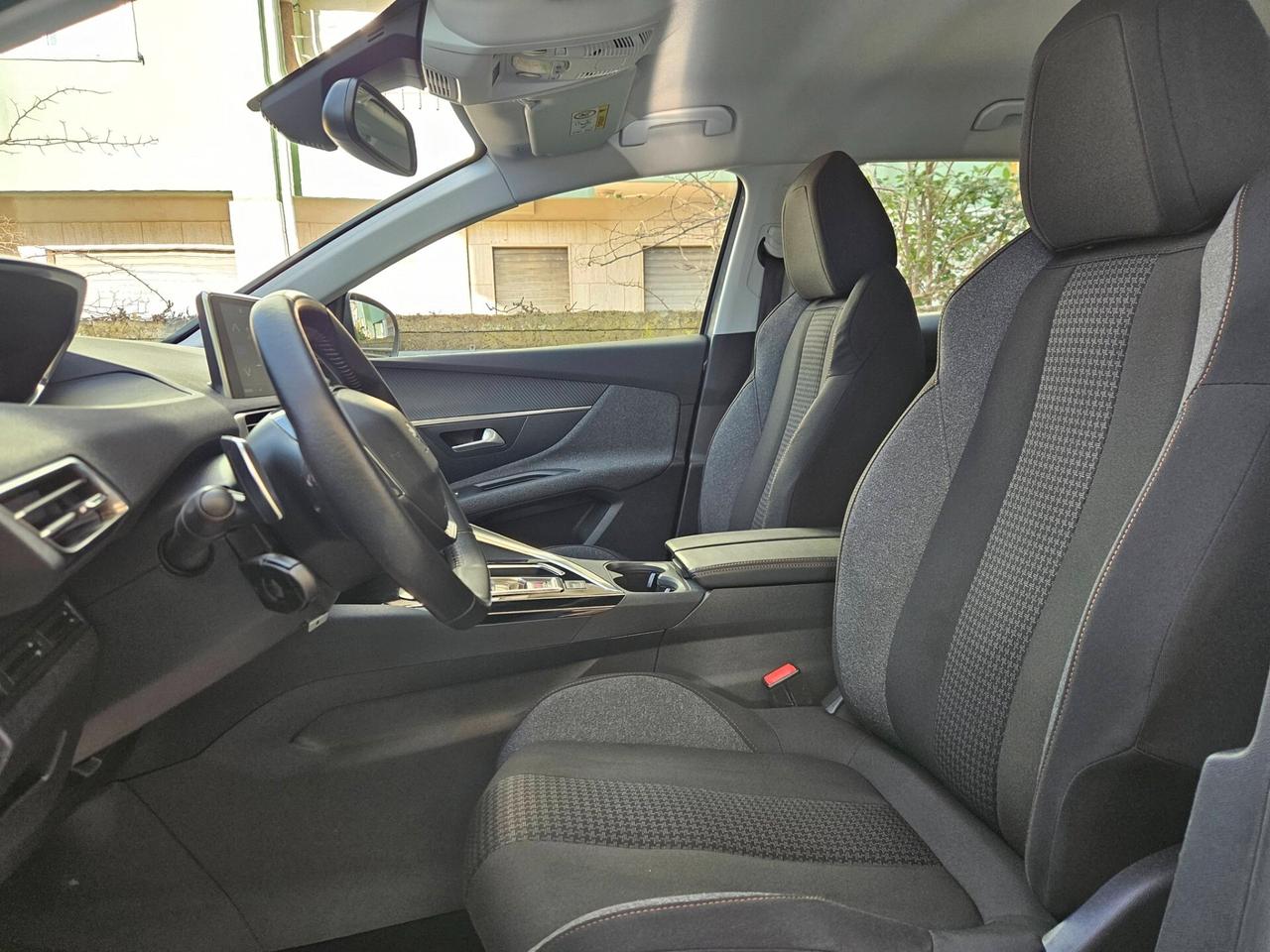 Peugeot 3008 BlueHDi 130 S&S EAT8 Allure