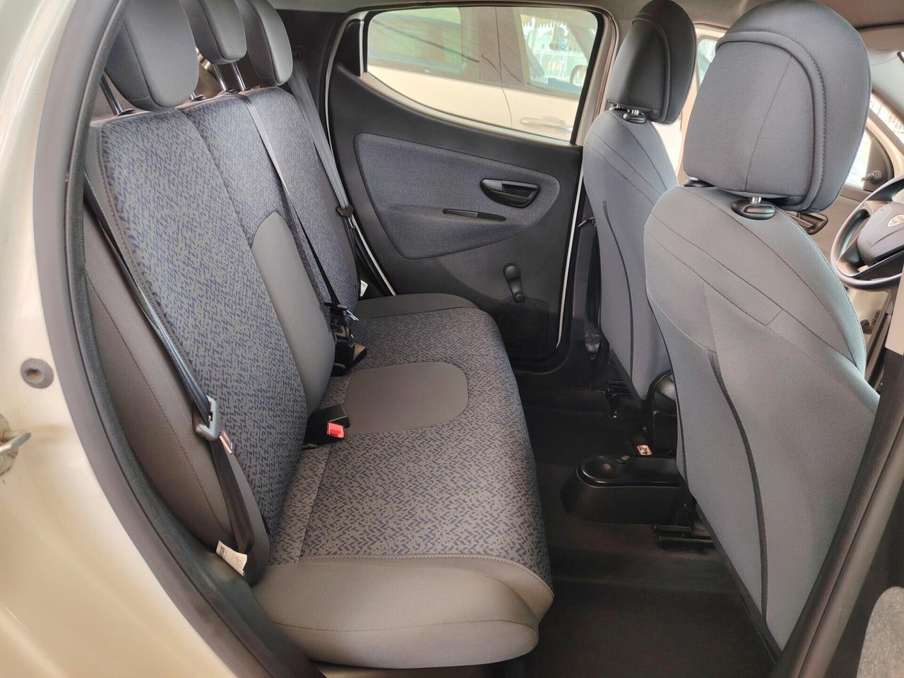 Lancia Ypsilon 1.0 FireFly 5 porte Hybrid Ecochic Silver 5700km
