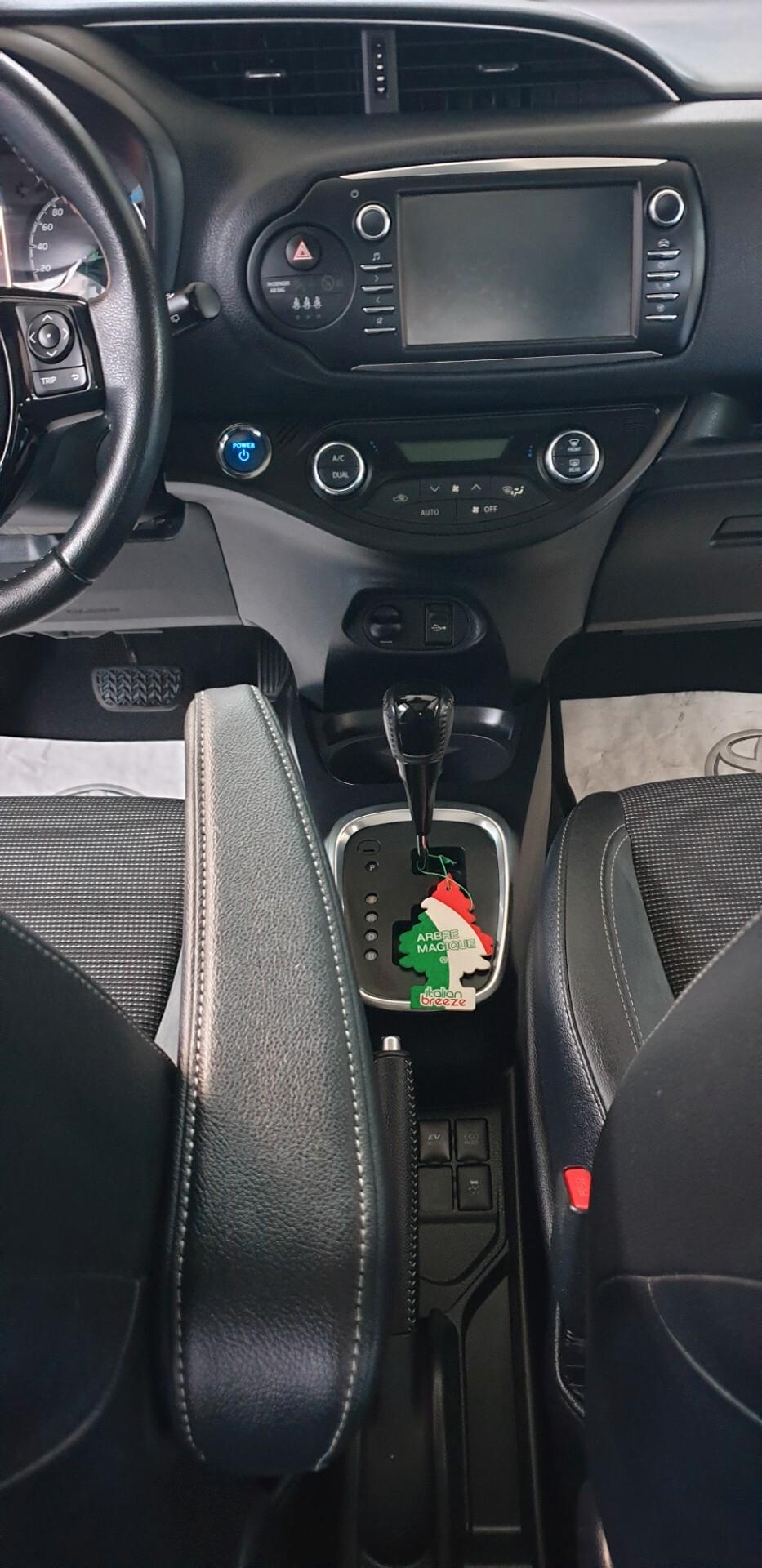 TOYOTA YARIS 1.5 BENZINA/HYBRID FULL OPTIONALKM71 MILA