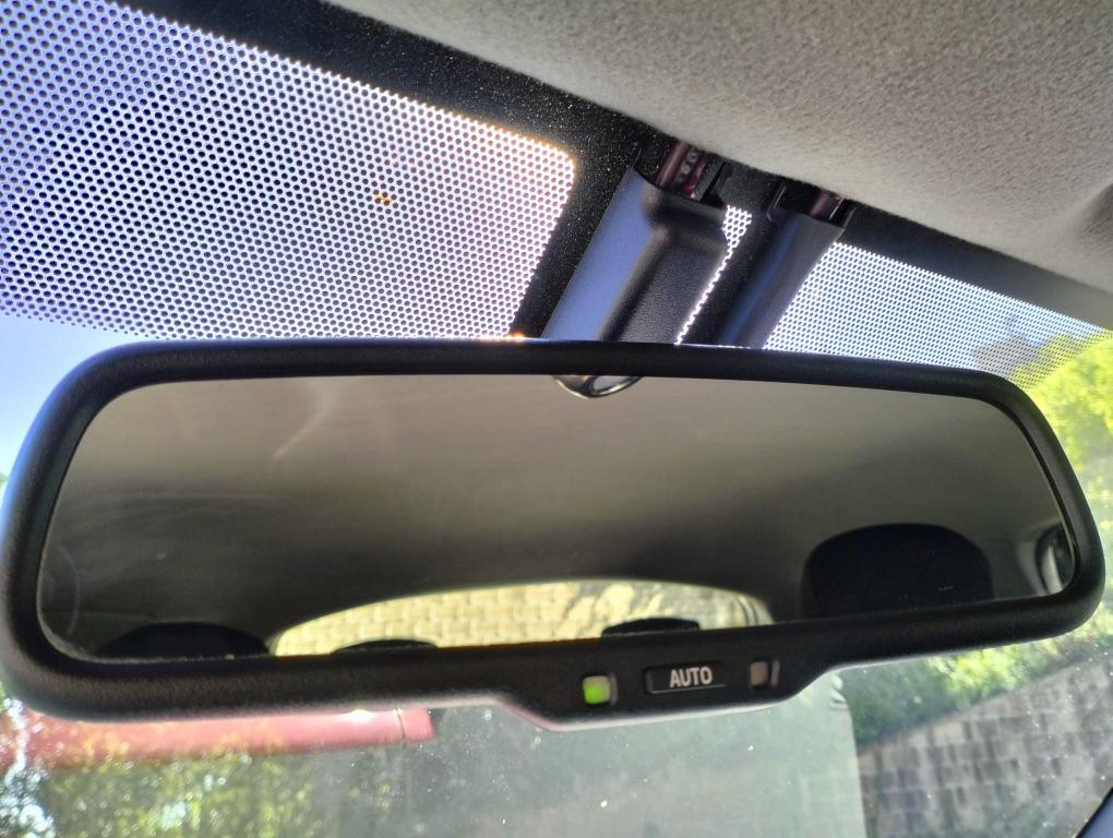 Toyota iQ 1.3 executive cvt E5