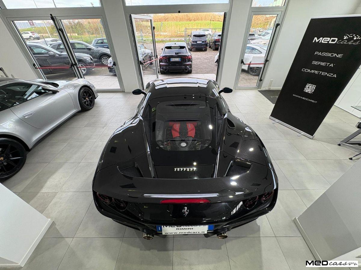 FERRARI - F8 - Tributo