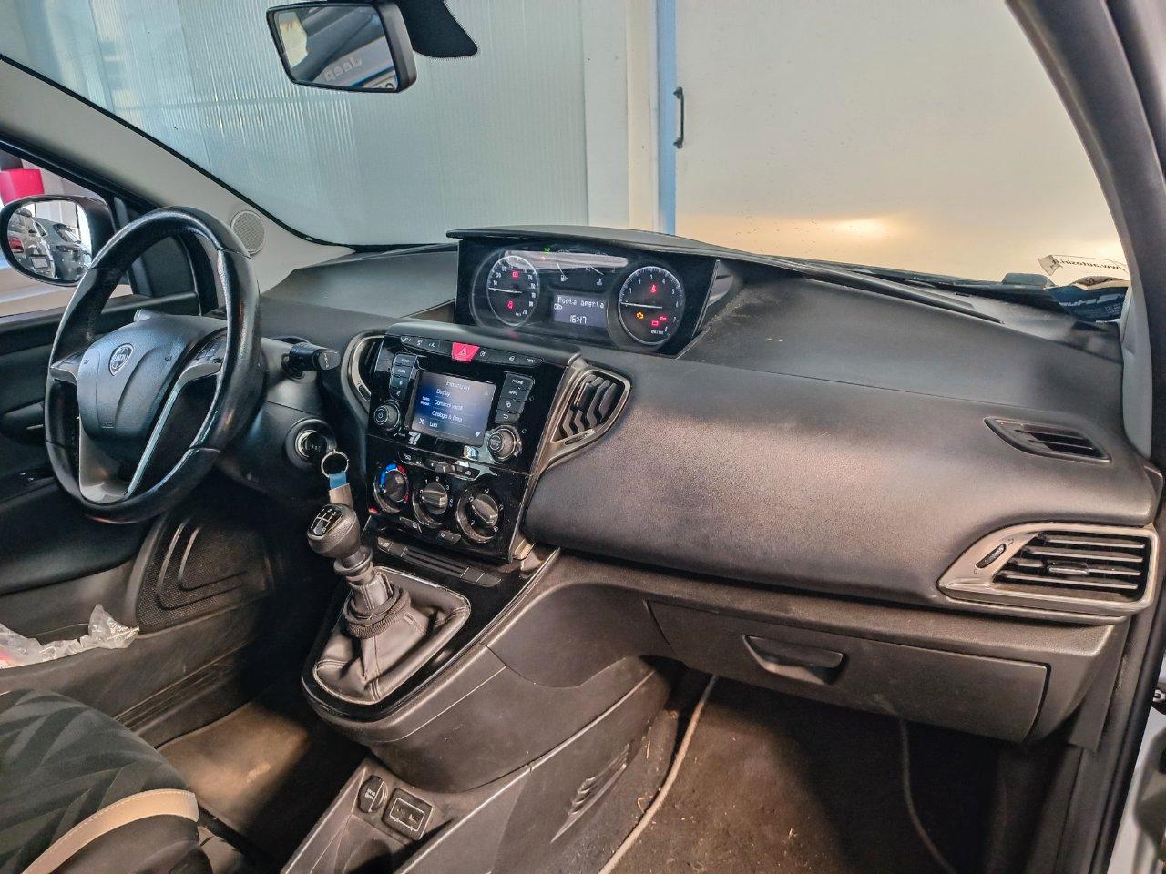 Lancia Ypsilon 5 Porte Ypsilon 1.2 Gold 69cv