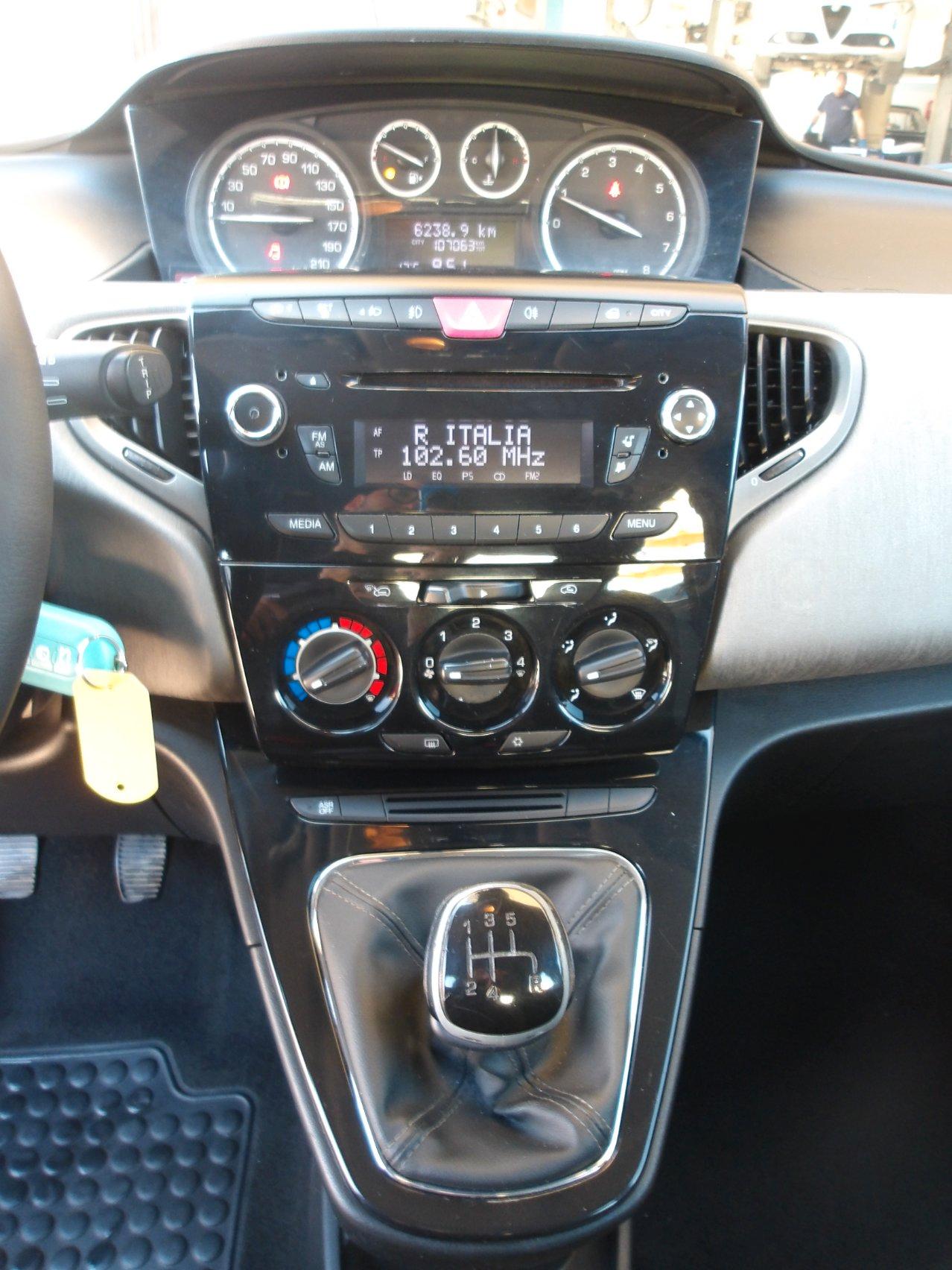 Lancia Ypsilon 5 Porte Ypsilon 1.2 8v Elefantino 69cv my14