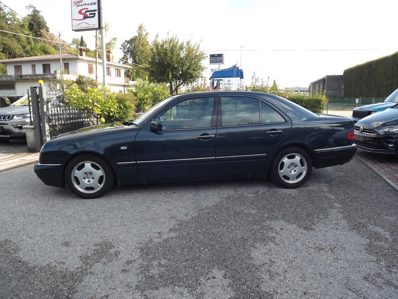 Mercedes-benz E 300 turbodiesel cat Avantgarde ASI