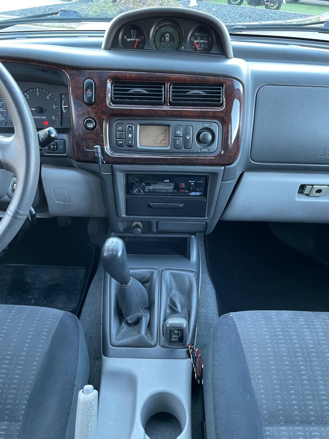 Mitsubishi Pajero Sport 2.5 TDI GLS TARGET *4X4 *