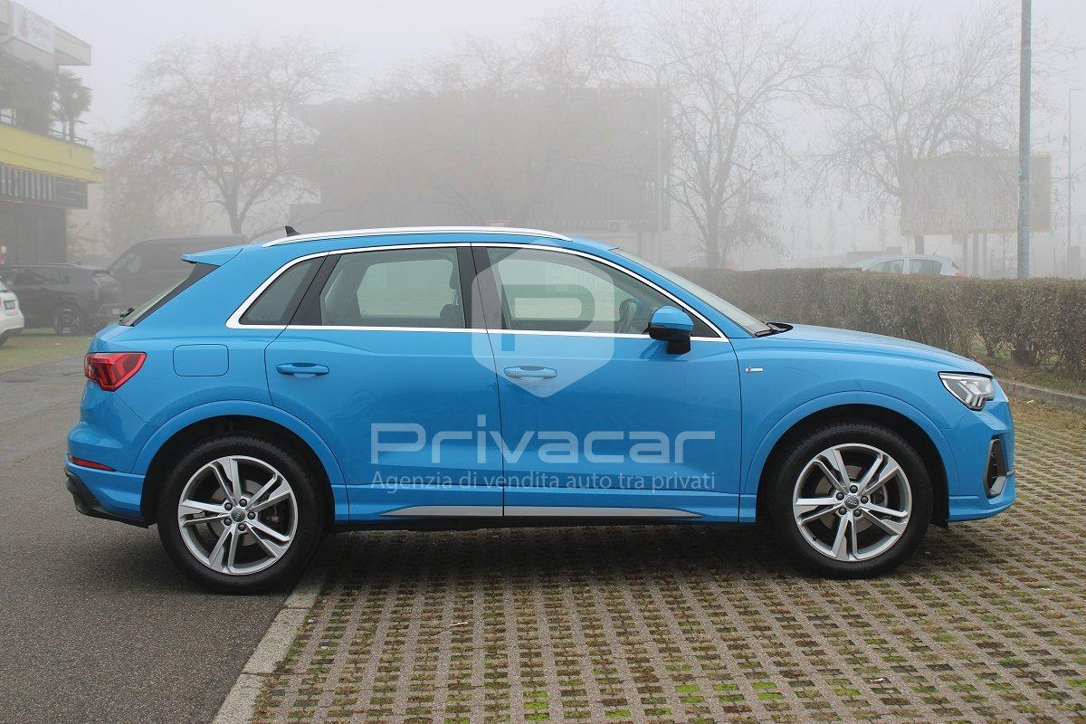 AUDI Q3 35 TDI S tronic Business