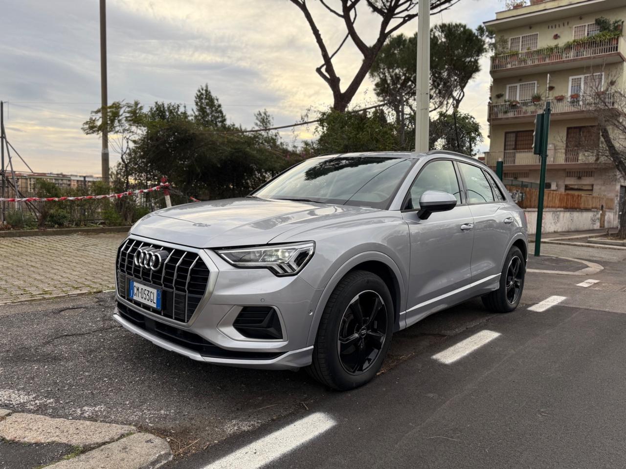 Audi Q3 35 TFSI S line edition ONE ,Manuale Pelle,Navi, Camera Pack luci