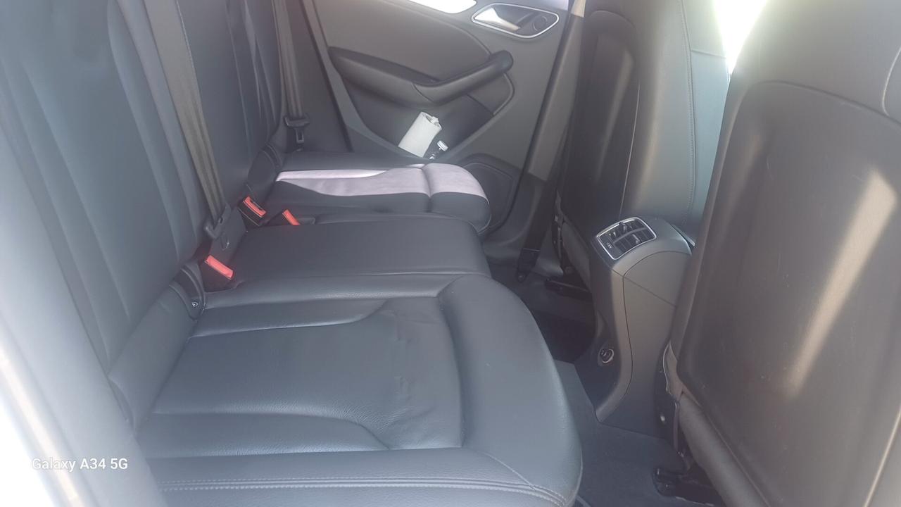 Audi Q3 2.0 TDI 150 CV S-Line Esterno