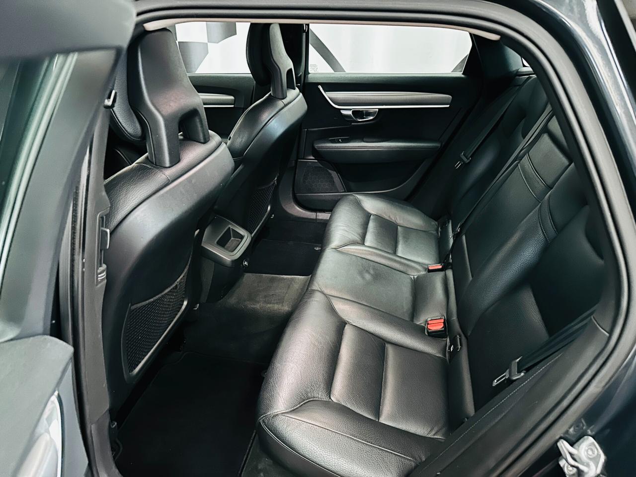 Volvo V90 D4 Geartronic Momentum 17