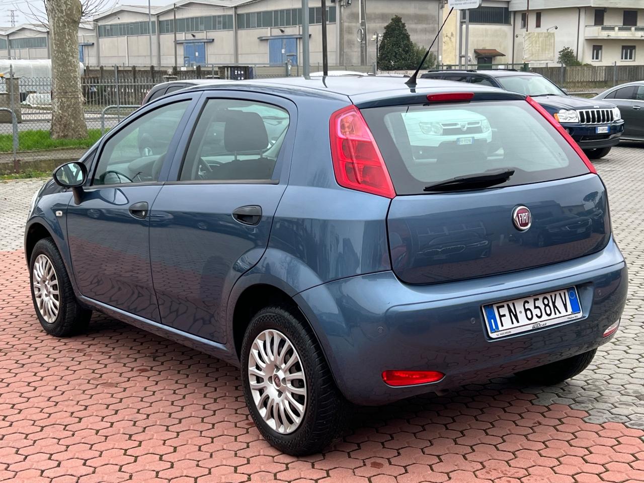 Fiat Punto 1.4 neopatentati metano 8V 5 porte Natural Power Street