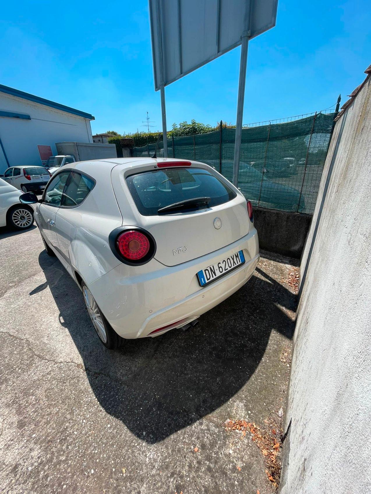 Alfa Romeo MiTo 1.4 tb Distinctive 155cv MOTORE GUASTO