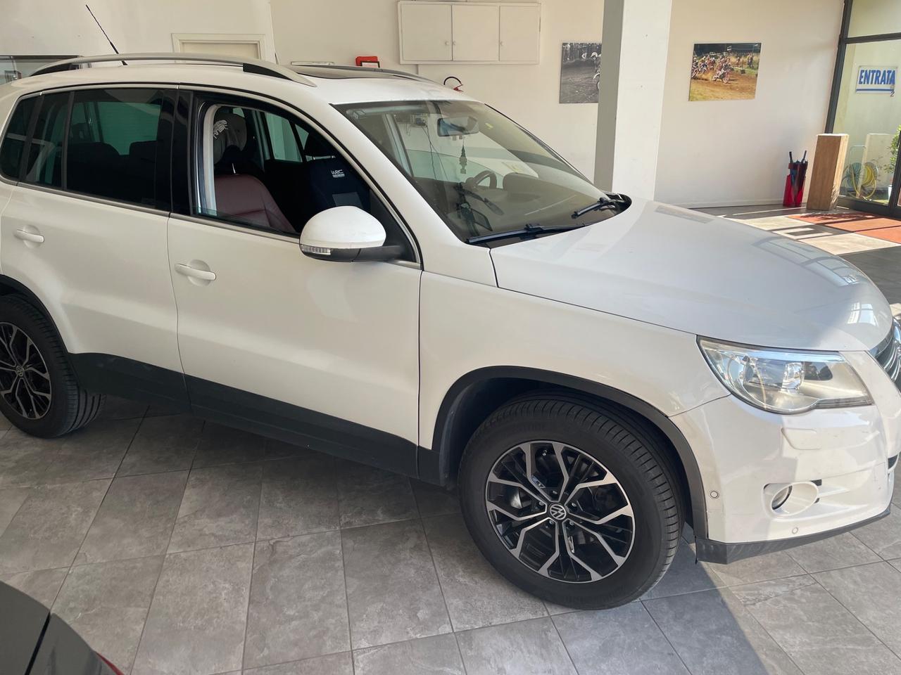 Volkswagen Tiguan 2.0 TDI DPF 4MOTION Sport & Style