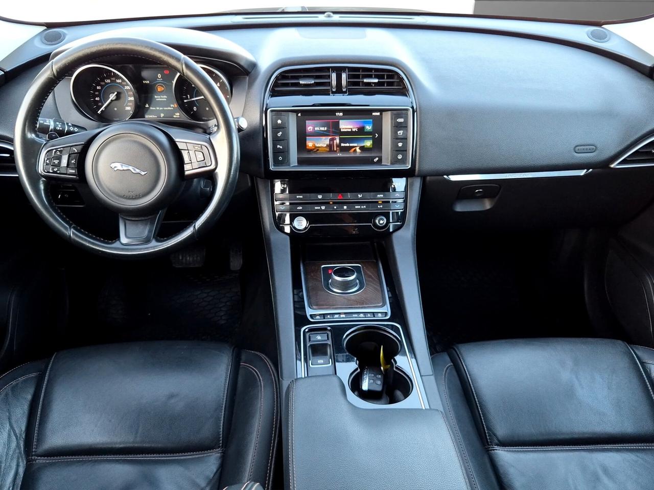 Jaguar F-Pace 2.0 D 180 CV AWD aut. Prestige
