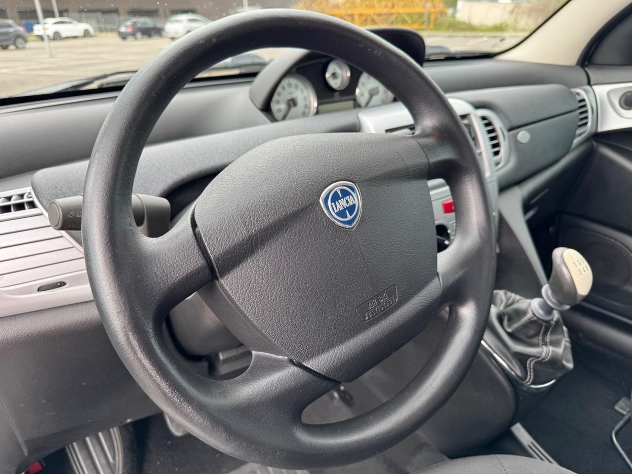 Lancia Ypsilon 1.2 69 CV Argento