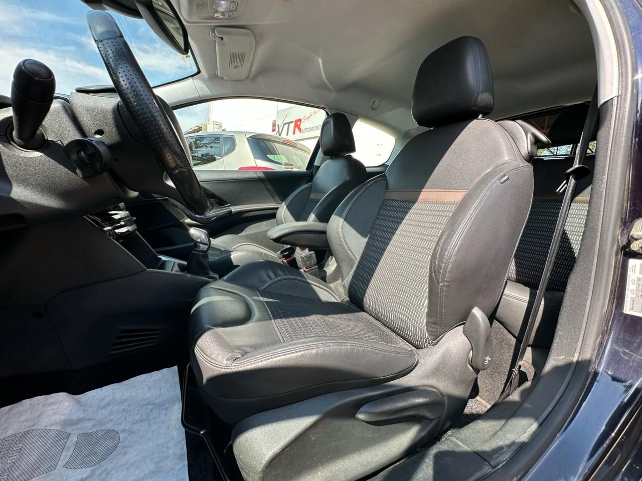 Peugeot 208 1.4 HDi 68 CV 3 porte Allure
