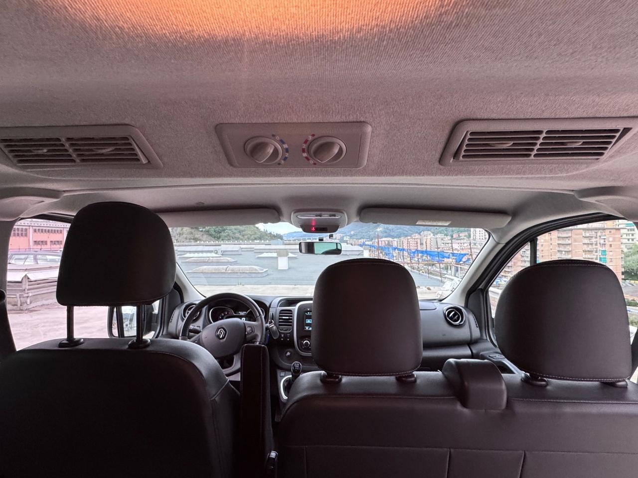Renault Trafic T29 2.0 DCI EU6 PASSO LUNGO 9p +IVA