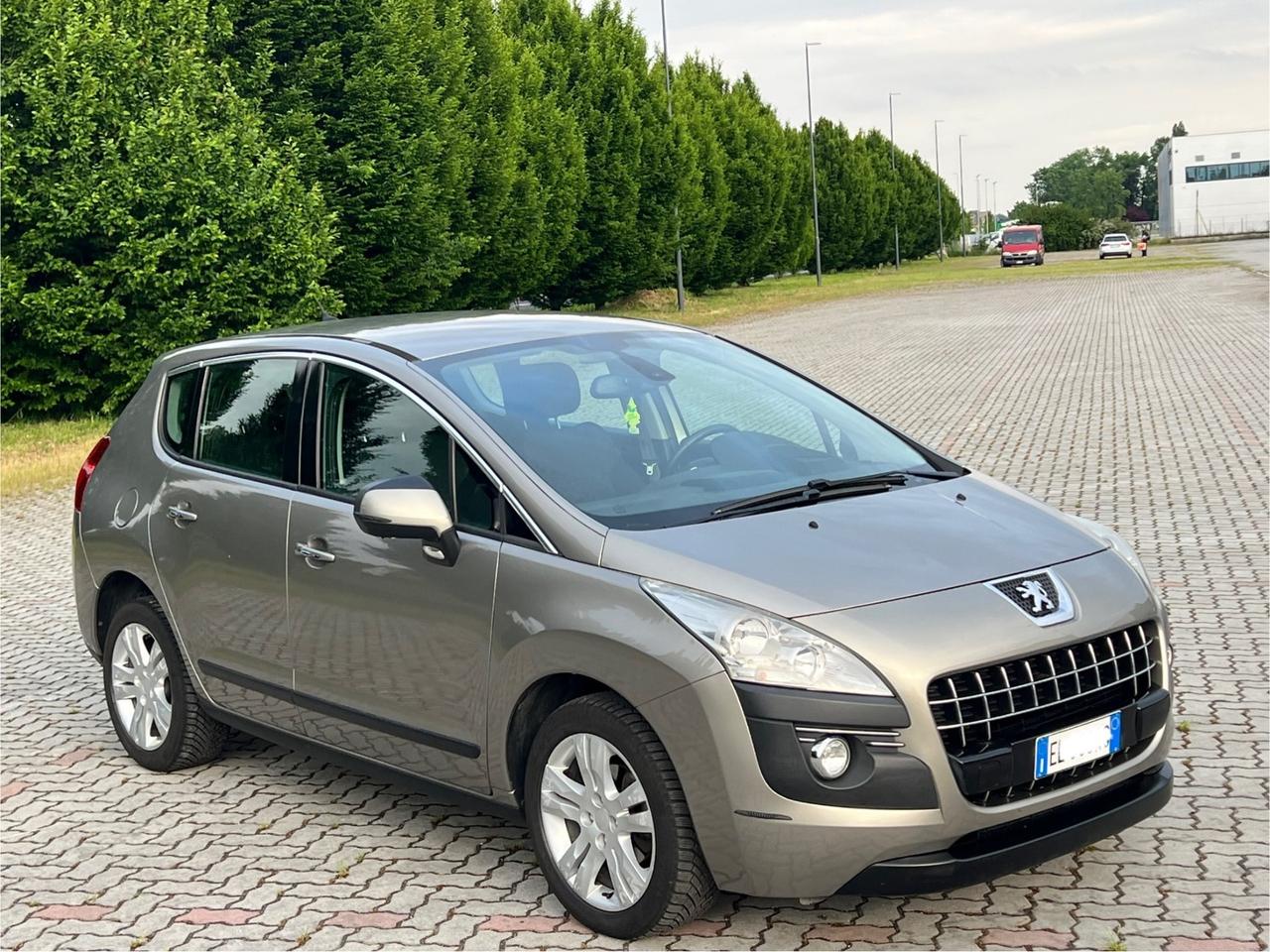 Peugeot 3008 1.6 e-HDi 112CV cambio robotizzato S.&S. Business