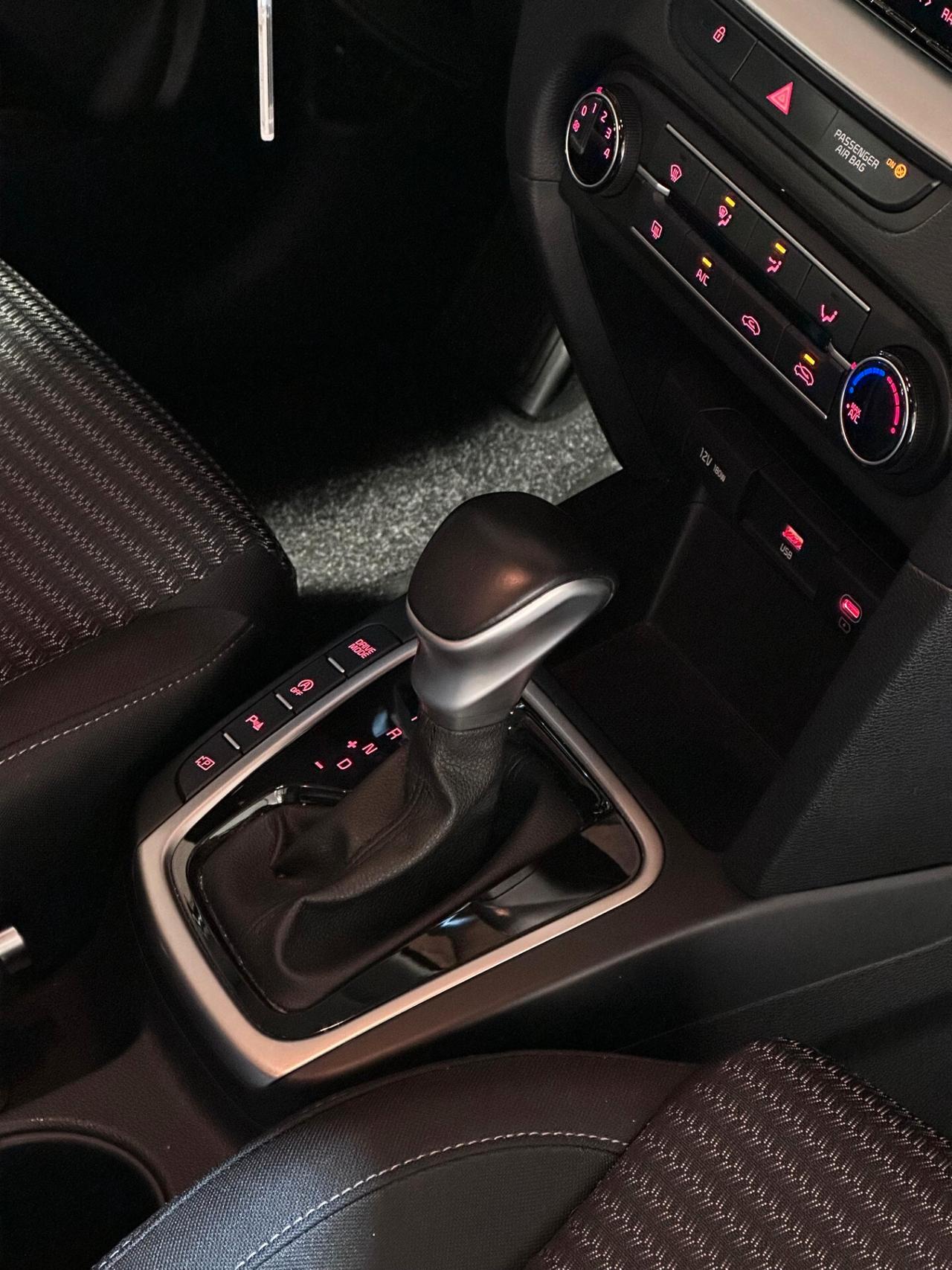 Kia Ceed 1.6 CRDi 136 CV MHEV DCT SW Business