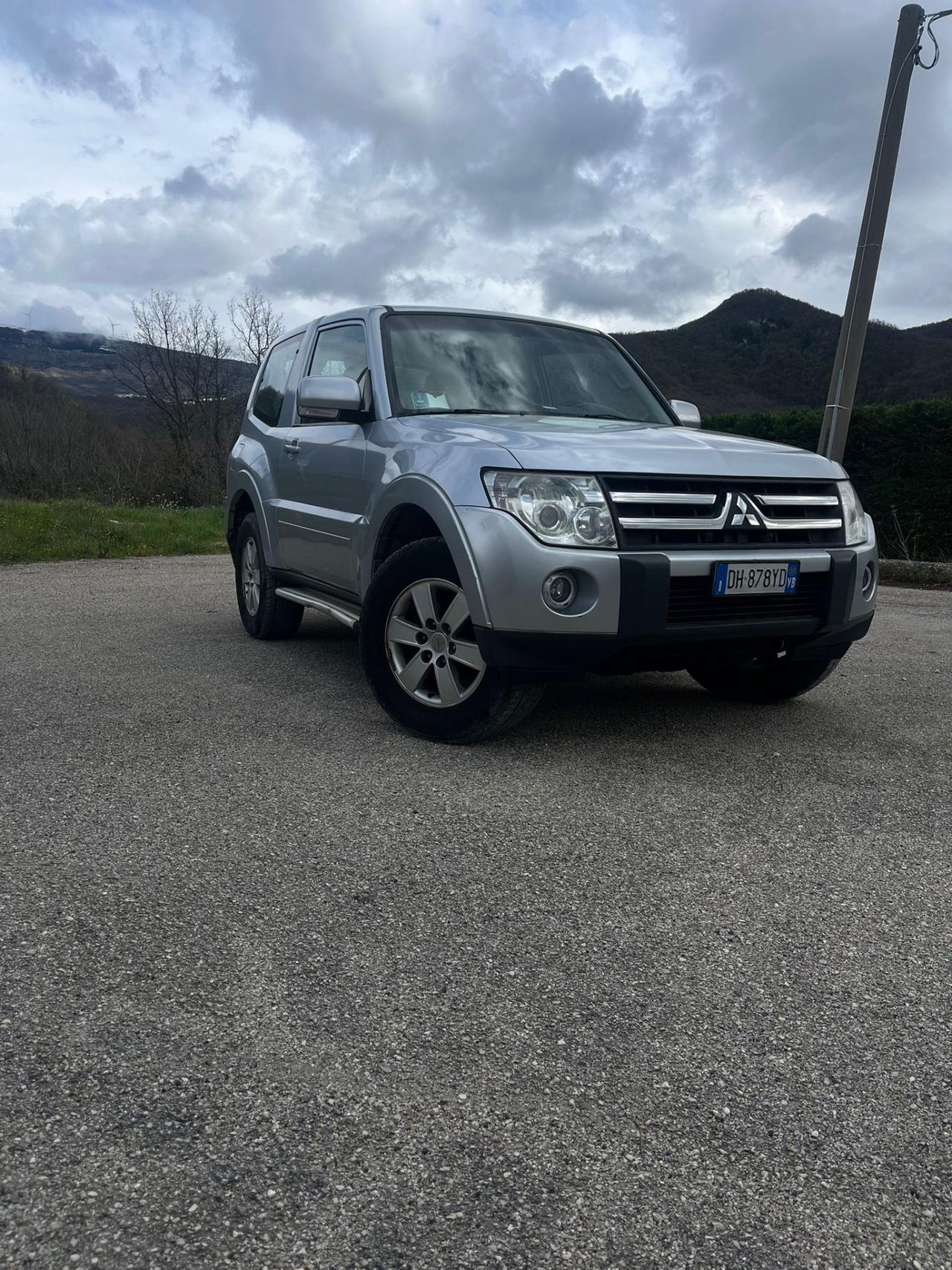 Mitsubishi Pajero 3.2 DI-D 16V 3p. Intense